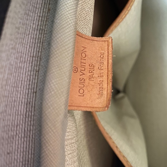 Louis Vuitton Vintage Monogram Deauville Bag - Picture 11 of 15